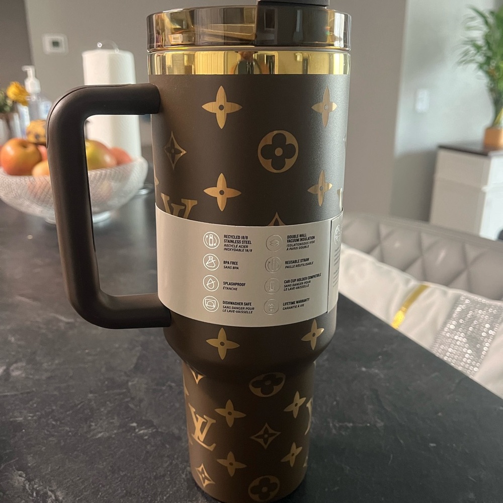Stanley 40 OZ Chocolate Brown Gold Quencher Insulated Tumbler NEW - Picture 3 of 6